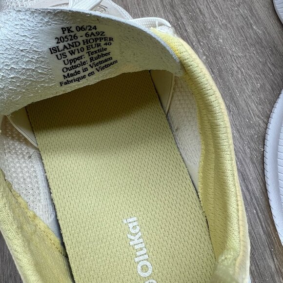 OluKai Island Hopper Sneakers Womens 10 Lace Up Athletic Travel Knit Puka Honey - Picture 10 of 11